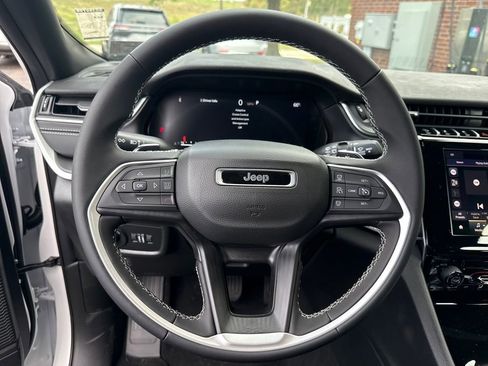 New 2025 Jeep Grand Cherokee Laredo X w/ Trailer Tow Package image 15