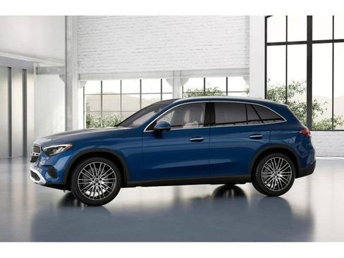 Used 2026 Mercedes-Benz GLC 300 4MATIC image 36