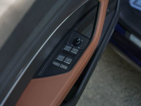 Used 2022 Audi e-tron Premium Plus AWD/4WD image 10