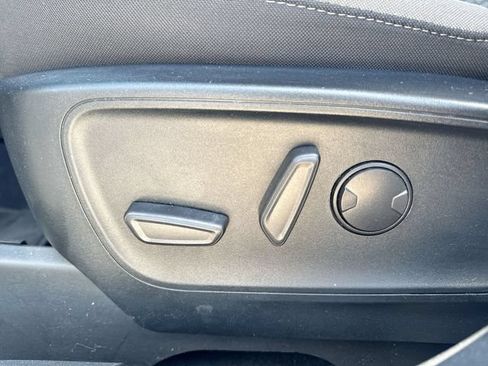 Used 2021 Ford Escape SE w/ SE Sport Appearance Package FWD image 12