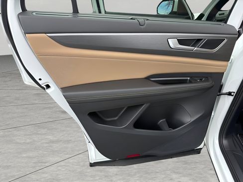 Used 2025 Volkswagen Atlas Cross Sport SE w/ Panoramic Sunroof Package image 26