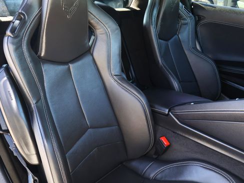 Used 2025 Chevrolet Corvette Stingray Coupe w/ 1LT image 19