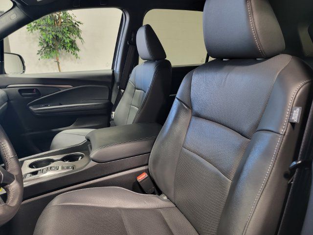 Certified 2025 Honda Passport EX-L image 13