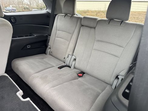 Used 2017 Honda Pilot LX image 8