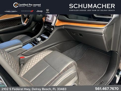 Used 2023 Jeep Grand Cherokee Summit AWD/4WD image 22