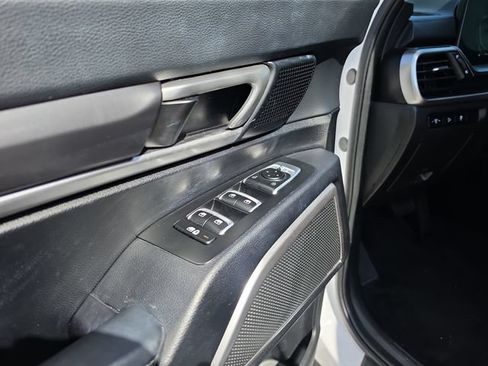 Certified 2024 Kia Telluride S w/ S Sunroof Package FWD image 18