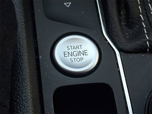 Used 2022 Volkswagen Atlas SE image 17