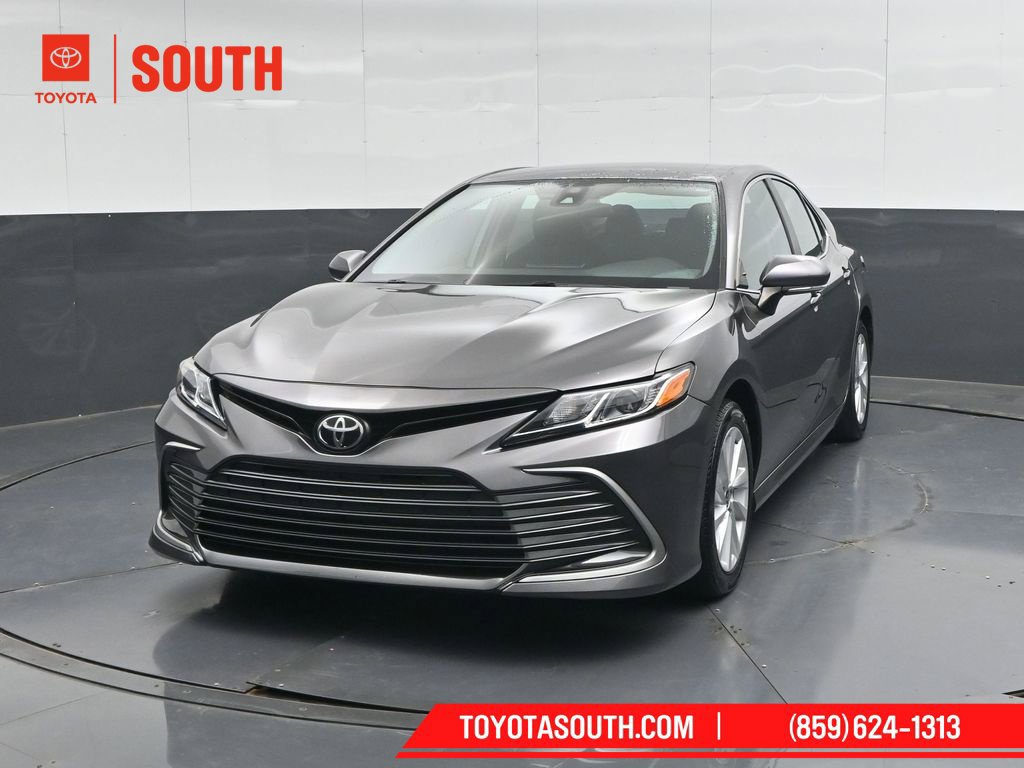 Used 2022 Toyota Camry LE FWD image 5