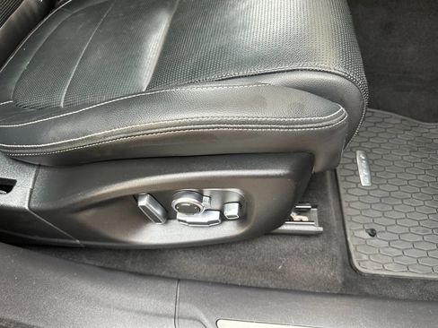 Used 2020 Jaguar F-PACE S image 29