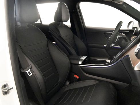 Used 2023 Mercedes-Benz GLC 300 4MATIC image 25