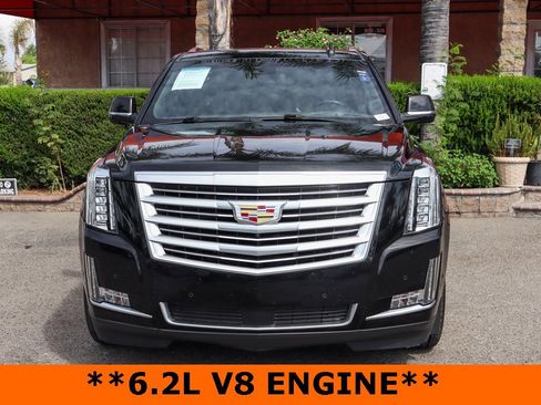 Used 2019 Cadillac Escalade Platinum image 3