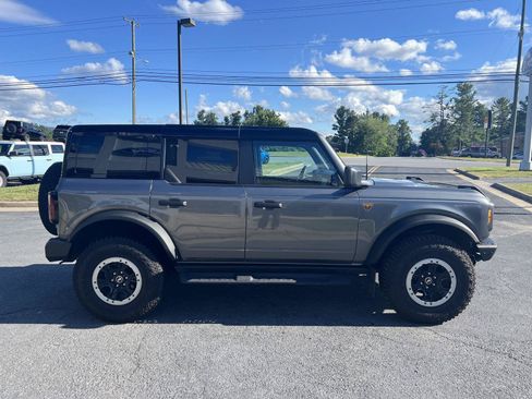 Used 2024 Ford Bronco Badlands w/ Sasquatch Package AWD/4WD image 6