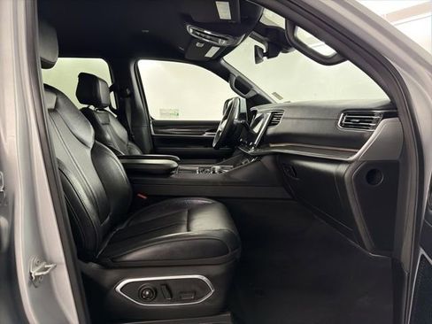 Used 2022 Jeep Wagoneer Series III image 15