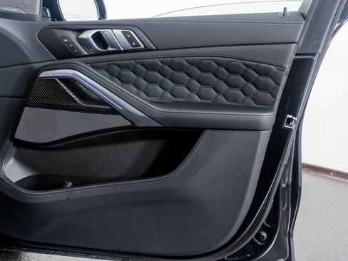Used 2025 BMW X6 M Competition image 52