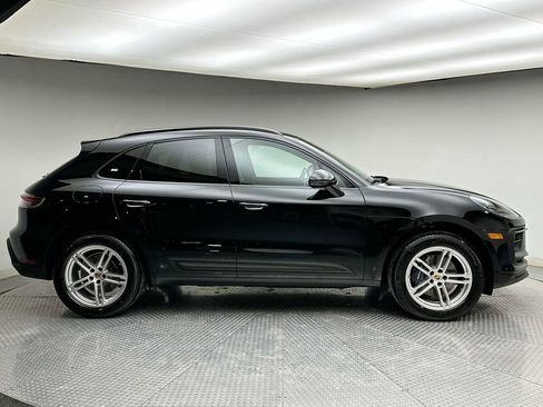 Used 2025 Porsche Macan image 4