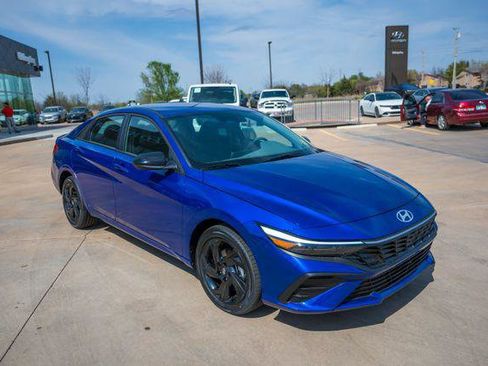 New 2026 Hyundai Elantra Sport FWD image 9