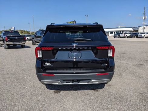 Used 2025 Ford Explorer Active w/ Active Comfort Package image 5