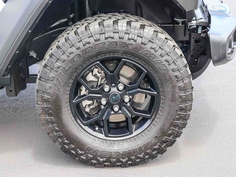 Used 2024 Jeep Wrangler Unlimited AWD/4WD image 11