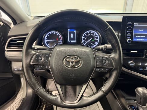 Used 2023 Toyota Camry SE FWD image 14