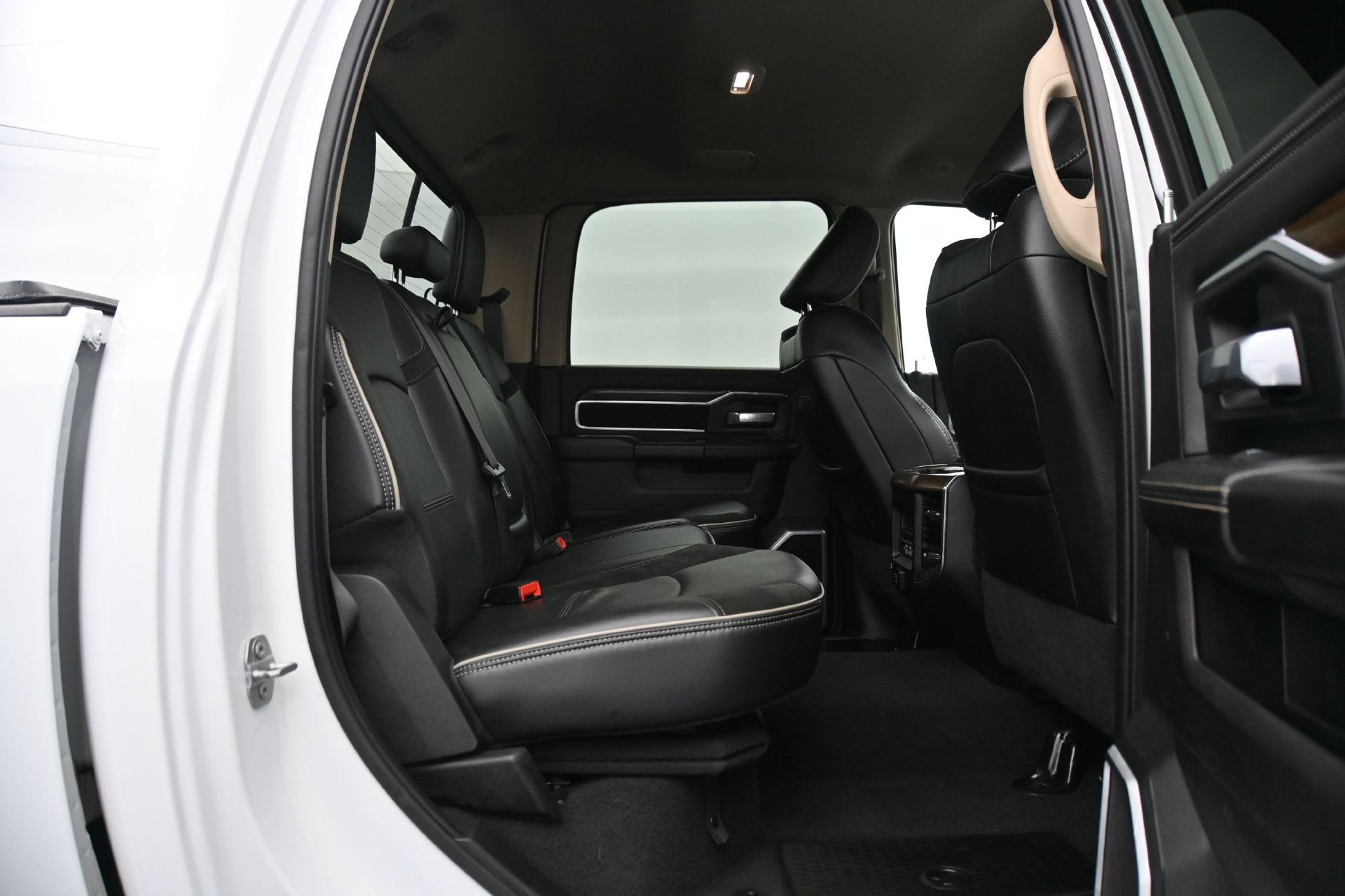 Used 2022 RAM 2500 Laramie AWD/4WD image 13