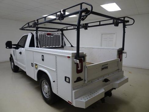 Used 2019 Ford F250 XL w/ Power Equipment Group image 4