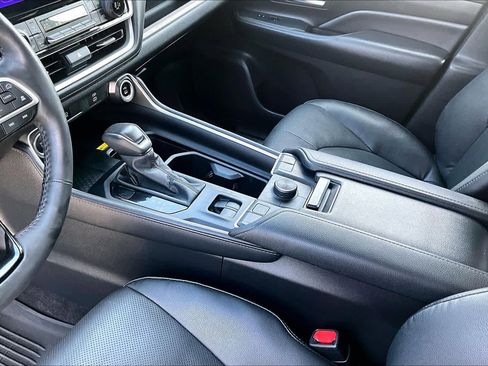 Certified 2024 Toyota Grand Highlander Platinum image 34