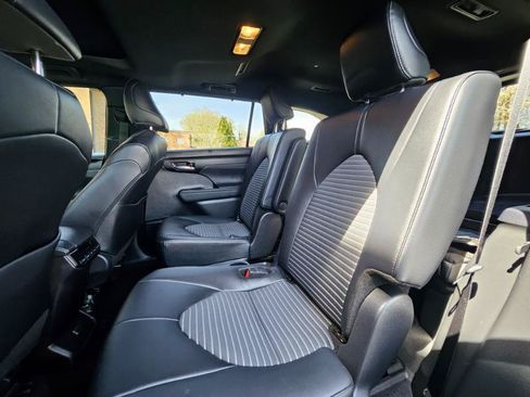 Used 2024 Toyota Highlander XSE FWD image 74
