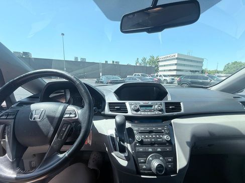 Used 2013 Honda Odyssey Touring image 18