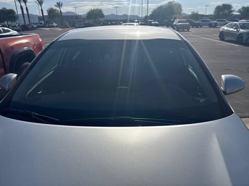 Used 2019 Kia Optima LX w/ LX 17" Wheel Package FWD image 2