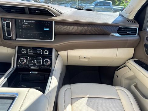 Used 2023 GMC Yukon Denali AWD/4WD image 26