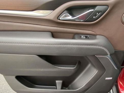 Used 2021 GMC Yukon XL Denali w/ Denali Premium Package image 15