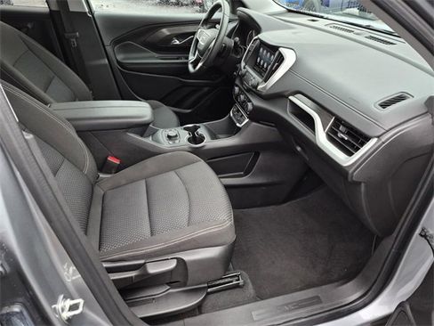 Used 2024 GMC Terrain SLE w/ Driver Convenience Package image 12