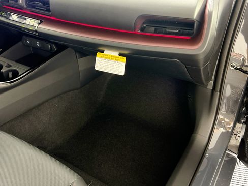 New 2026 Toyota Prius Plug-In Hybrid FWD image 33