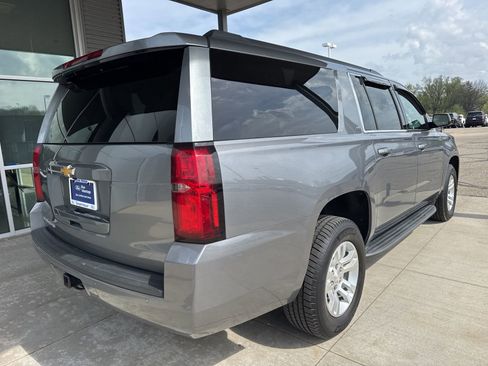 Used 2019 Chevrolet Suburban LT AWD/4WD image 8