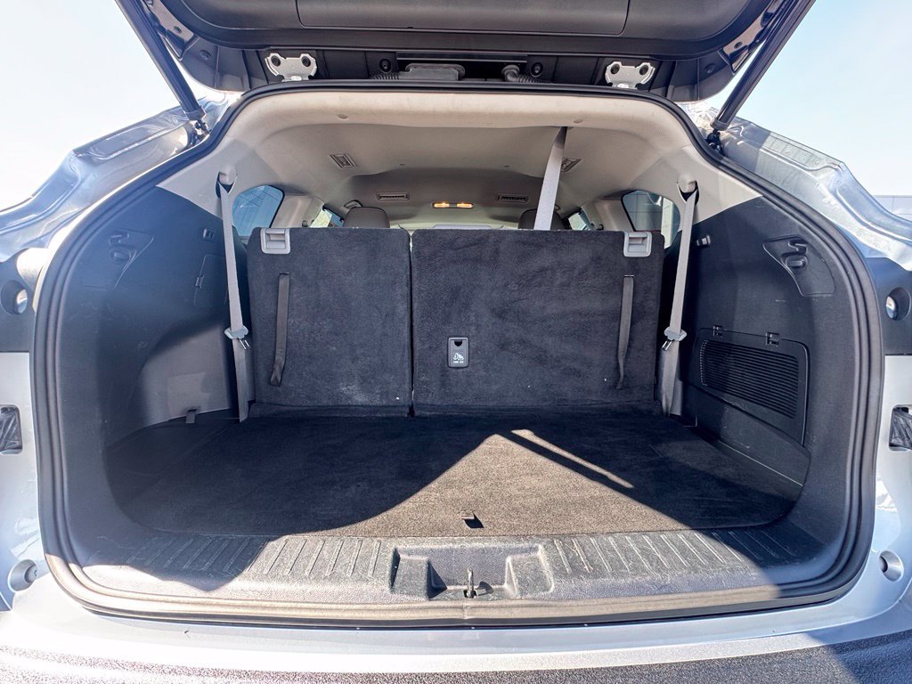 Used 2023 Toyota Highlander XLE FWD image 11