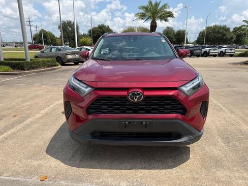 Used 2022 Toyota RAV4 XLE w/ Convenience Package FWD image 9