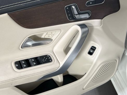 Used 2023 Mercedes-Benz CLA 250 4MATIC image 17