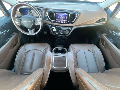 Used 2018 Chrysler Pacifica Limited w/ Tire & Wheel Group image 15