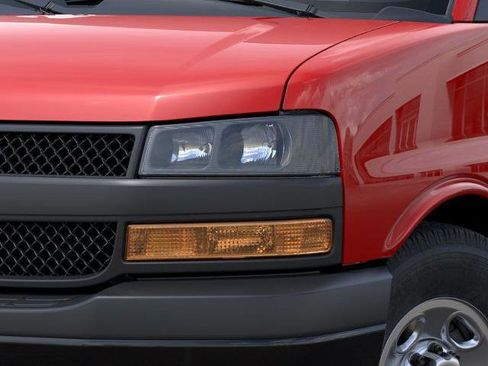 New 2025 Chevrolet Express 3500 LS image 34