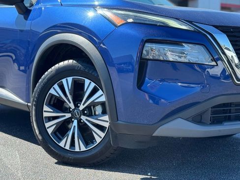 Used 2023 Nissan Rogue SV image 4