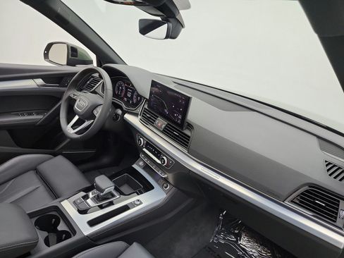 Used 2025 Audi Q5 2.0T Premium Plus w/ Premium Plus Package AWD/4WD image 19