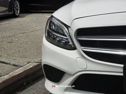Used 2019 Mercedes-Benz C 300 4MATIC Sedan image 9