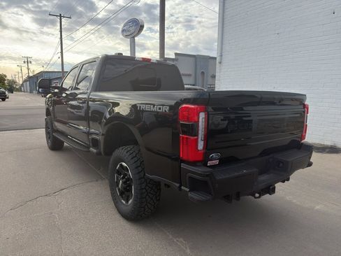 Used 2025 Ford F250 Platinum w/ Tremor Off-Road Package AWD/4WD image 4