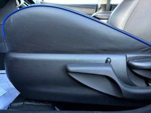 Used 2017 Toyota Corolla L image 11