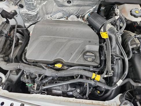 Used 2025 Chevrolet Trax LS FWD image 20