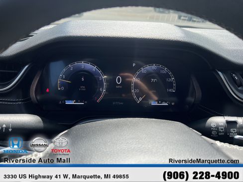 Used 2024 Jeep Grand Cherokee Altitude AWD/4WD image 16