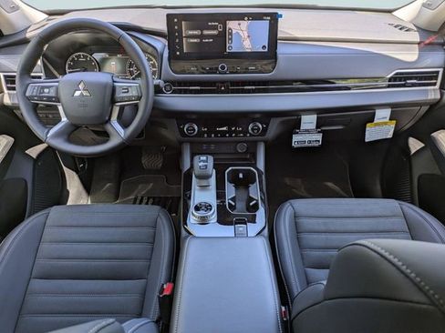 New 2026 Mitsubishi Outlander SE FWD image 16