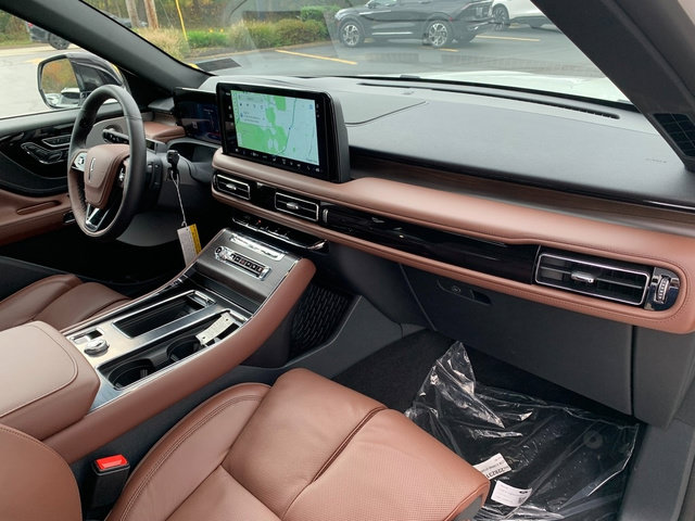 New 2027 Lincoln Aviator Reserve AWD/4WD image 12