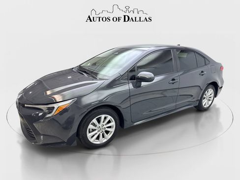 Used 2024 Toyota Corolla LE w/ LE Convenience Package FWD image 2