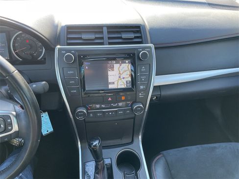 Used 2016 Toyota Camry XSE image 18